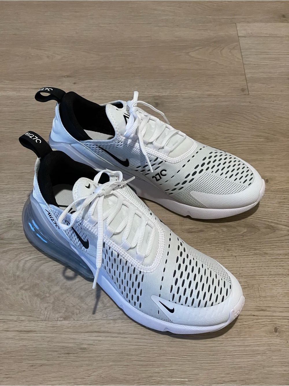 Nike AirMax 270 / Mens 8 (260), Womens 9.5 / Brand New